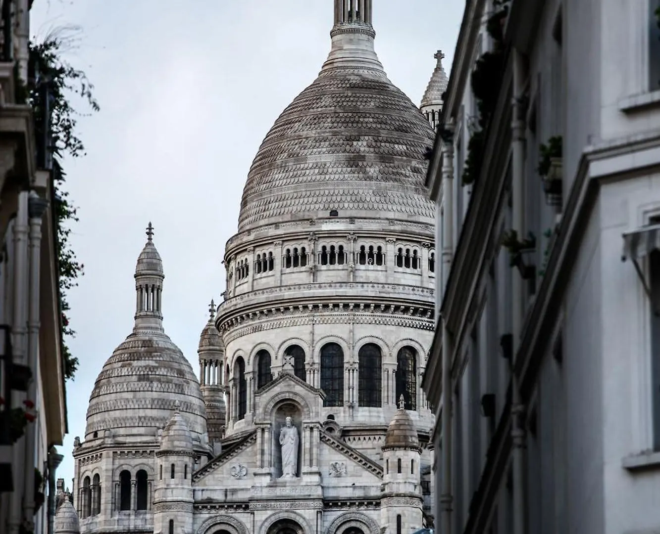 Montmartre Leo Ferre *